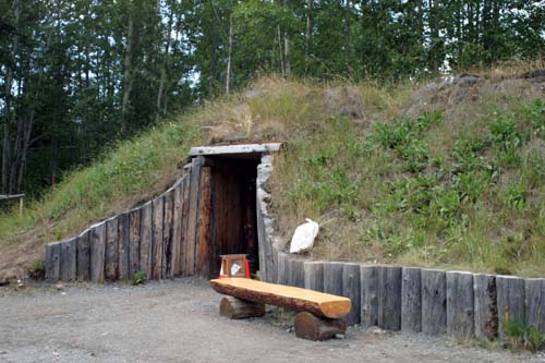 135-Native Earch Lodge